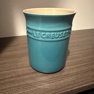 Le Creuset utensil crock